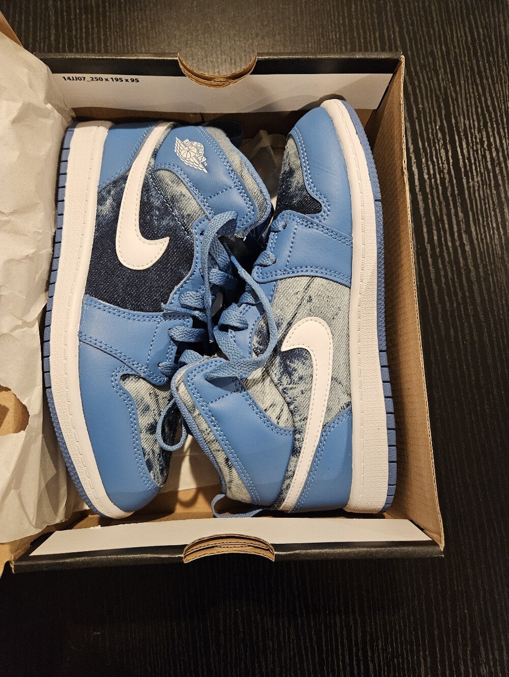 Nike Air Jordan 1 Mid "Washed Denim" / Blue Denim Sneakers Kids 3Y